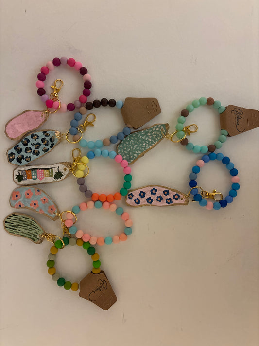 Silicone bead keychain bracelet