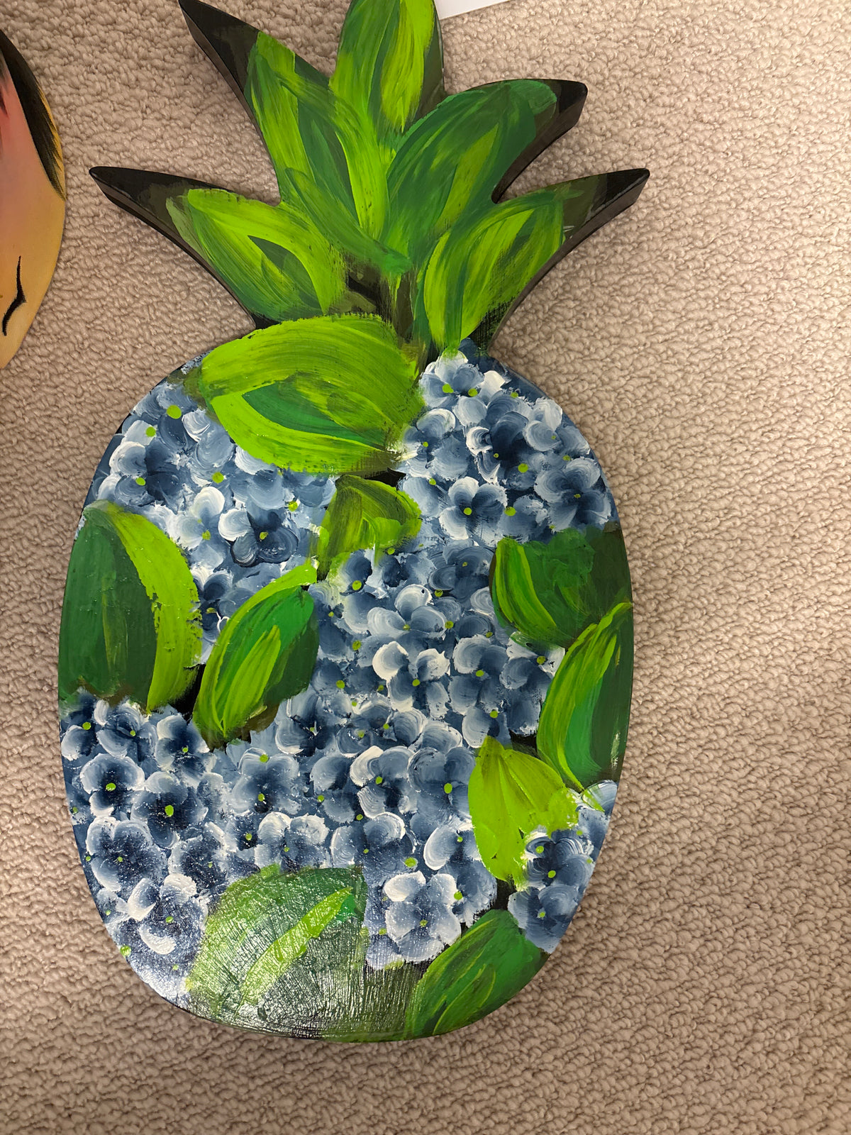 Pineapple cutout